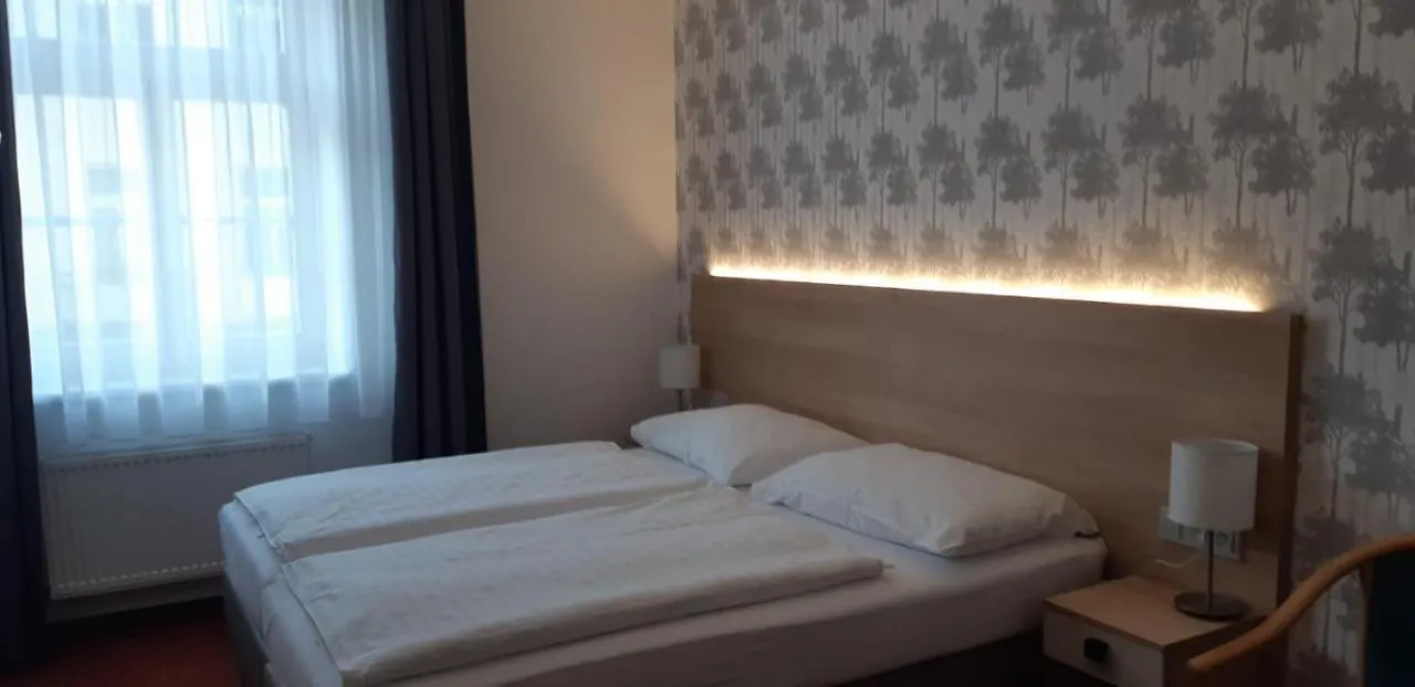 Hotel Flora Марианске-Лазне
