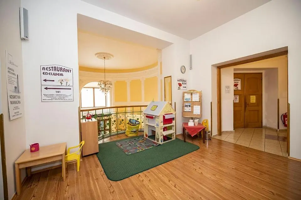 Hotel Flora Марианске-Лазне