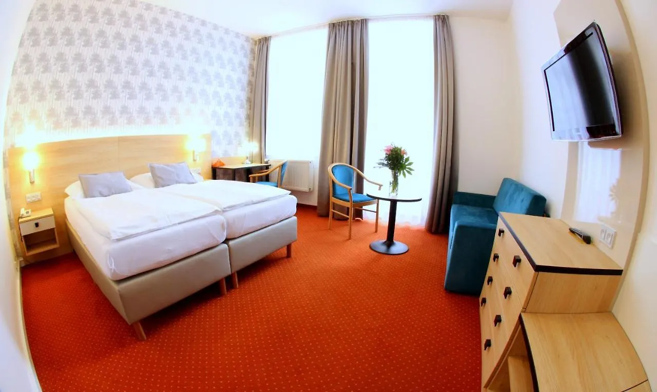Hotel Flora Марианске-Лазне